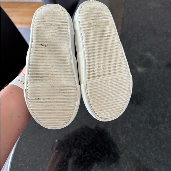 Slip on toddler shoe - Picture 3 of 3